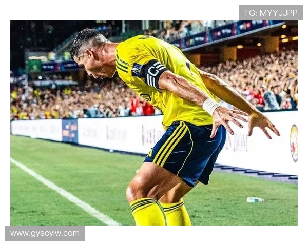 首发57分钟被换C罗难掩不满